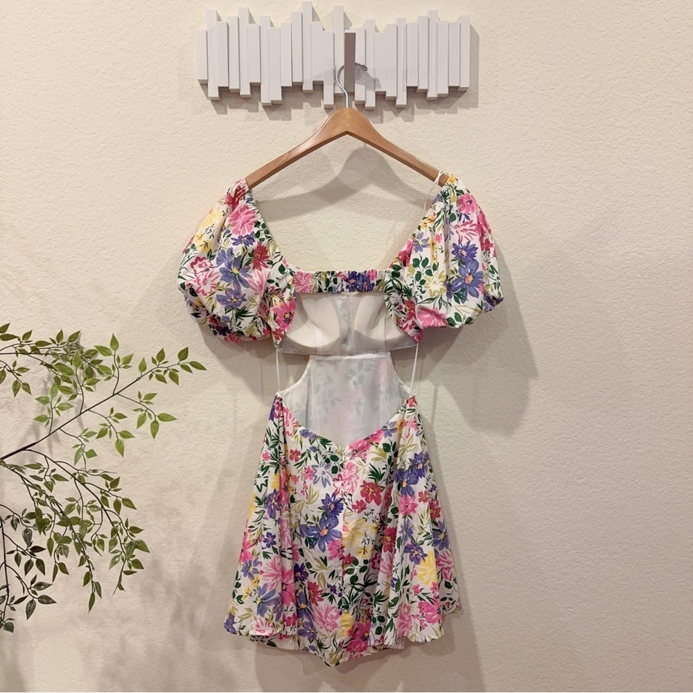 ASTR Clarita Cut Out Mini Dress in Pink Yellow Multi Floral Size Small NWT - Picture 9 of 13
